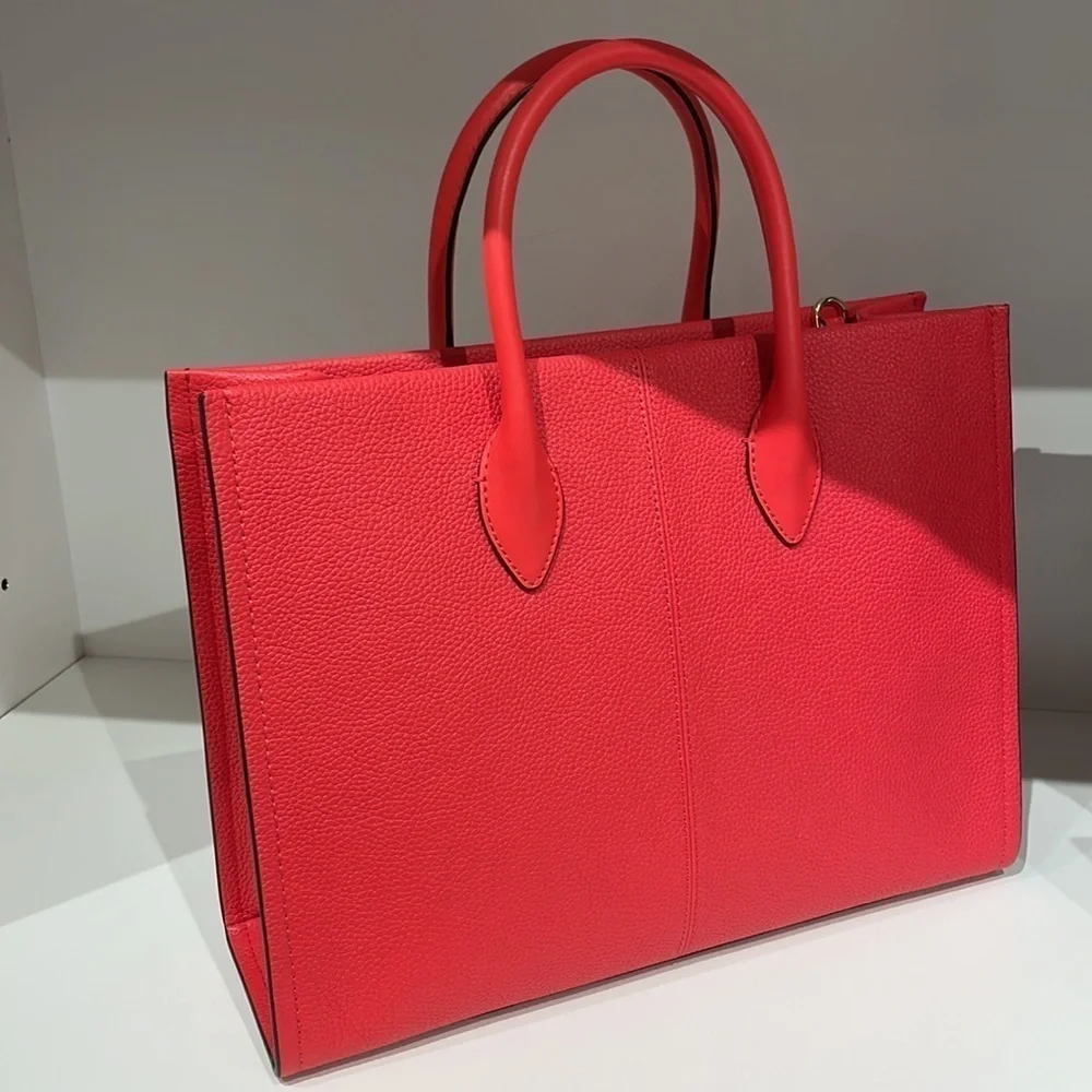 MICHAEL KORS ❤️
Mirella Medium Pebbled Leather Tote Bag - Picture 3 of 6